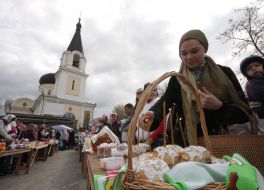 Освячення великодніх кошиків