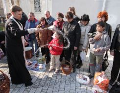 Освячення великодніх кошиків