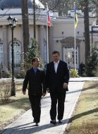 Виктор Янукович и Дмитрий Медведев