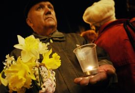 Учасник акції ”Запали свічку пам’яті”