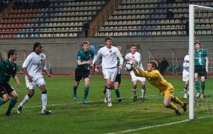 Maksim Koval catches a ball