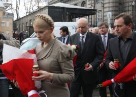 Laying-on of flowers to the portrait of President of Poland