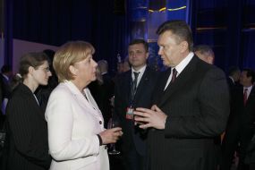Angela Merkel, Sergei Levochkin and Viktor Yanukovych