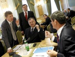 Sergey Larin and Edyard Matviychuk