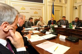 Participants of meeting of opposition government