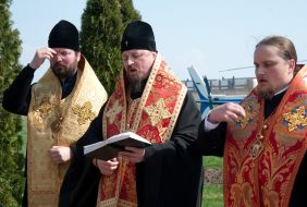 Епископ Серафим, архиепископ Иоанн и епископ Иосиф