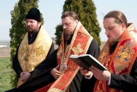 Епископ Серафим, архиепископ Иоанн и епископ Иосиф