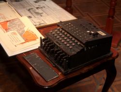 Німецька шифрувальна машина ”Енігма”