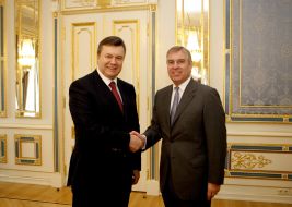 Виктор Янукович и Принц Великобритании Эндрю, Герцог Йоркский