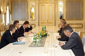 Виктор Янукович и Принц Великобритании Эндрю, Герцог Йоркский