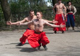 Актеры театра «Запорожский спас»