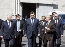 Viktor Yanukovich, Igor Gramotkin, Anatoliy Prisyazhnyuk and Nestor Shufrich