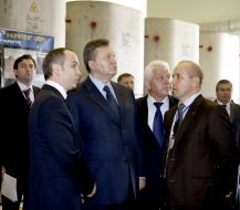 Viktor Yanukovich, Igor Gramotkin, Anatoliy Prisyazhnyuk and Nestor Shufrich
