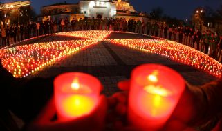 Зажженные свечи