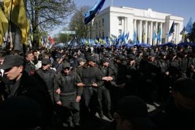 Сотрудники спецподразделения милиции
