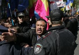 Сотрудники спецподразделения милиции