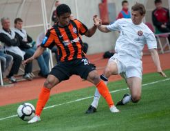 Douglas Costa and Yevgeniy Pisotskiy