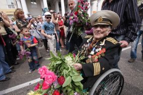 Ветеран ВОВ в инвалидной коляске