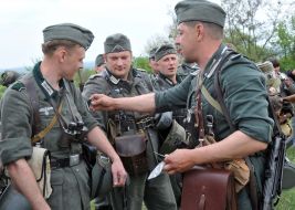 Учасники військово-історичного фестивалю