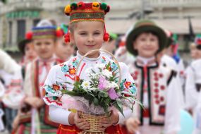 Festive parade participants