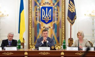 Viktor Yanukovich, Anna German and Vladimir Litvin