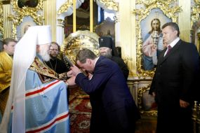 Metropolitan Vladimir, Dmitry Medvedev and Viktor Yanukovich