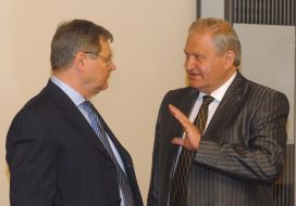 Viktor Tikhonov and Vladimir Yatsuba