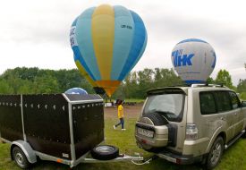 Flying hot air balloons