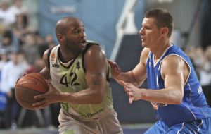 Aleksandr Skutelnik and Khalid El-Amin