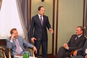 Leonid Kuchma, Sergey Tigipko and Aleksandr Efremov