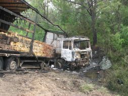 Обгоревший грузовик