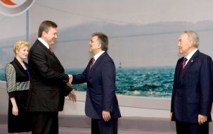 Виктор Янукович, Абдулла Гюль и Нурсултан Назарбаев