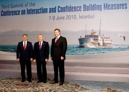 Виктор Янукович, Абдулла Гюль и Нурсултан Назарбаев