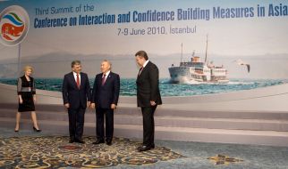 Виктор Янукович, Абдулла Гюль и Нурсултан Назарбаев