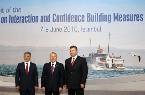 Виктор Янукович, Абдулла Гюль и Нурсултан Назарбаев