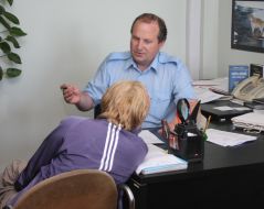 Woman detained for contraband drugs