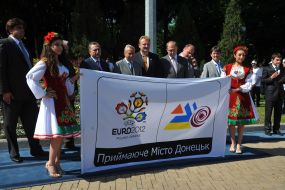 Presentation ceremony participants