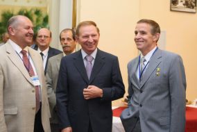 Leonid Kuchma, Vladimir Titov and Leonid Kadenyuk