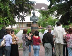 Памятник Леси Украинки