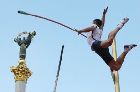 Pole vault