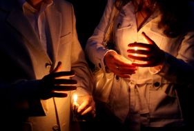 Зажженные свечи