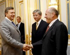 Виктор Янукович, Евгений Чолий и Стефан Романив