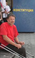 Чоловік курить