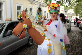 Fiancees parade participant
