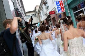 Fiancees parade participants