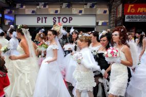 Fiancees parade participants