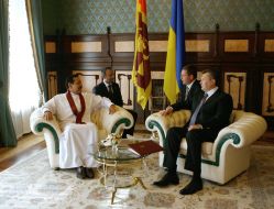 Viktor Yanukovich and Makhindi Radzhapaksi