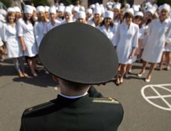 Студенты-медики приносят Воинскую присягу