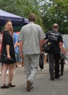 Телеоператор и журналистка