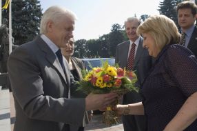 Vladimir Litvin and Slavitsa Dzhukich-Deyanovich